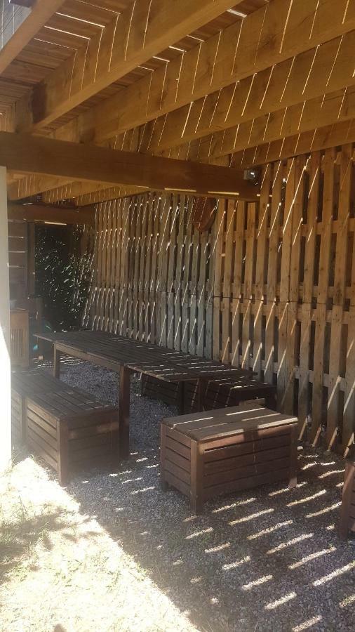 Gite De Mougeres Caux Bagian luar foto
